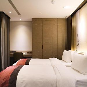 Comfort Twin Room Internal Window
